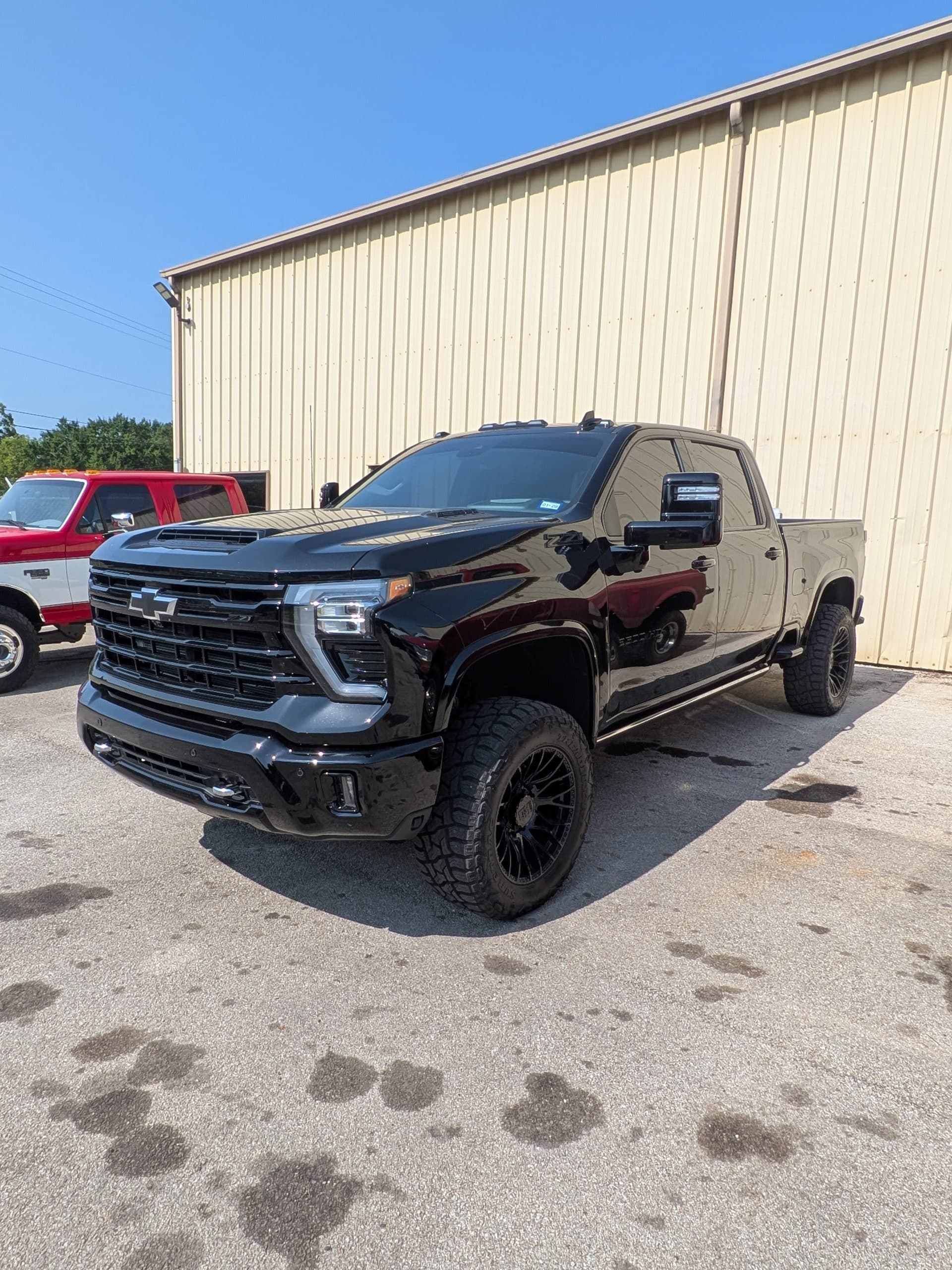 2025 Chevrolet Silverado 2500 LTZ — photo 1