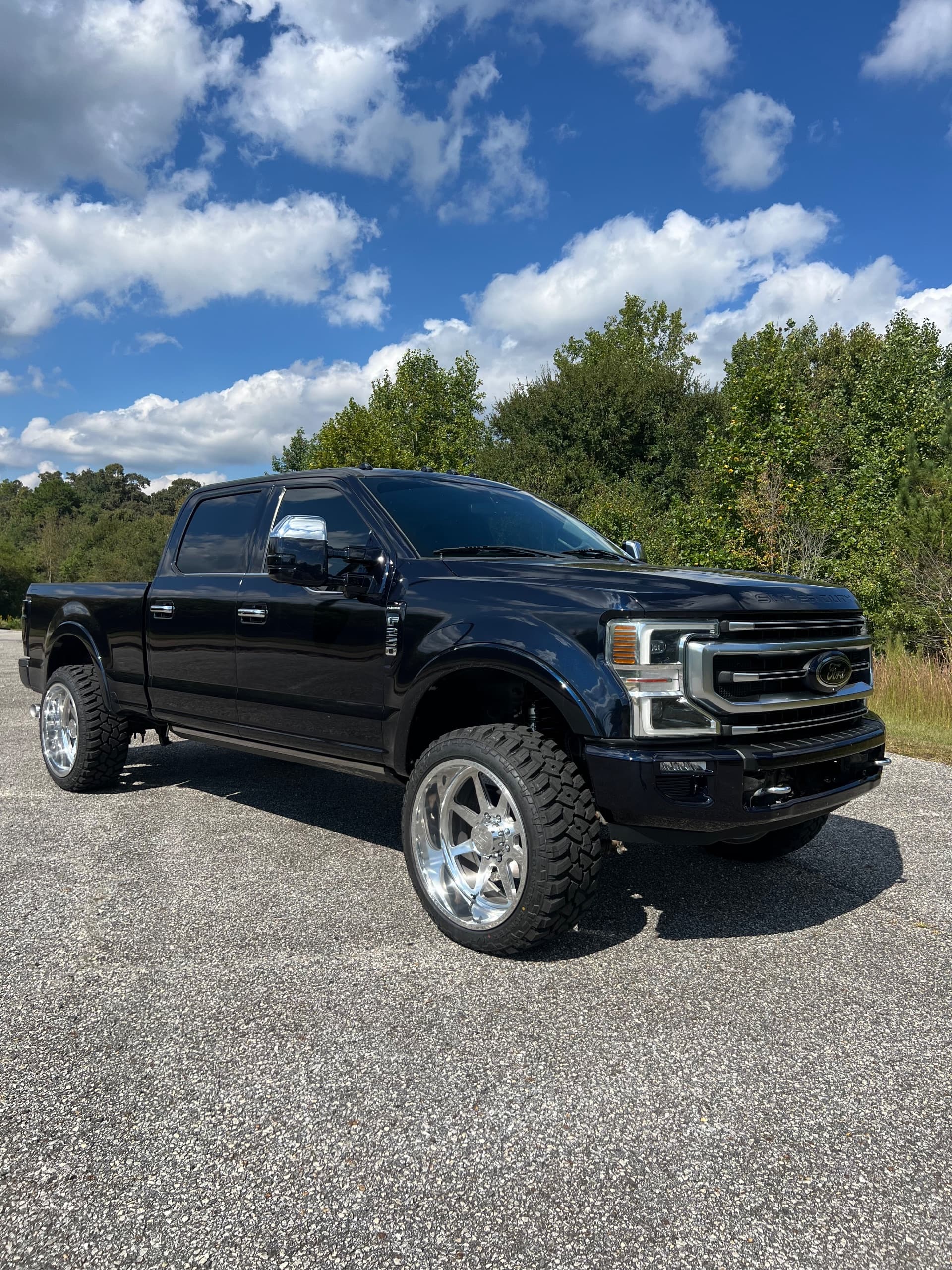 2022 Ford F250 Platinum — photo 1