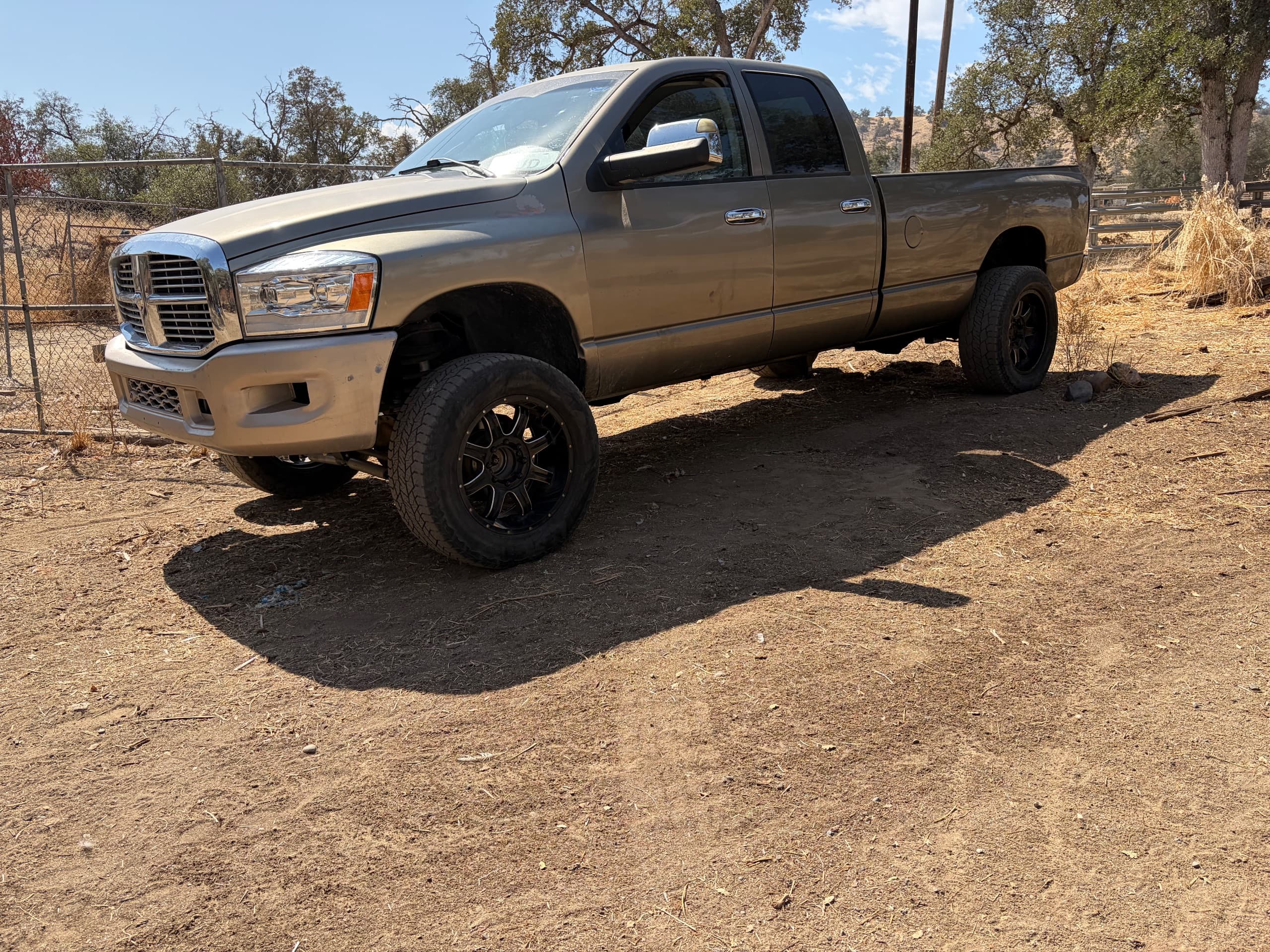 2006 Dodge Ram 3500 Laramie — photo 1