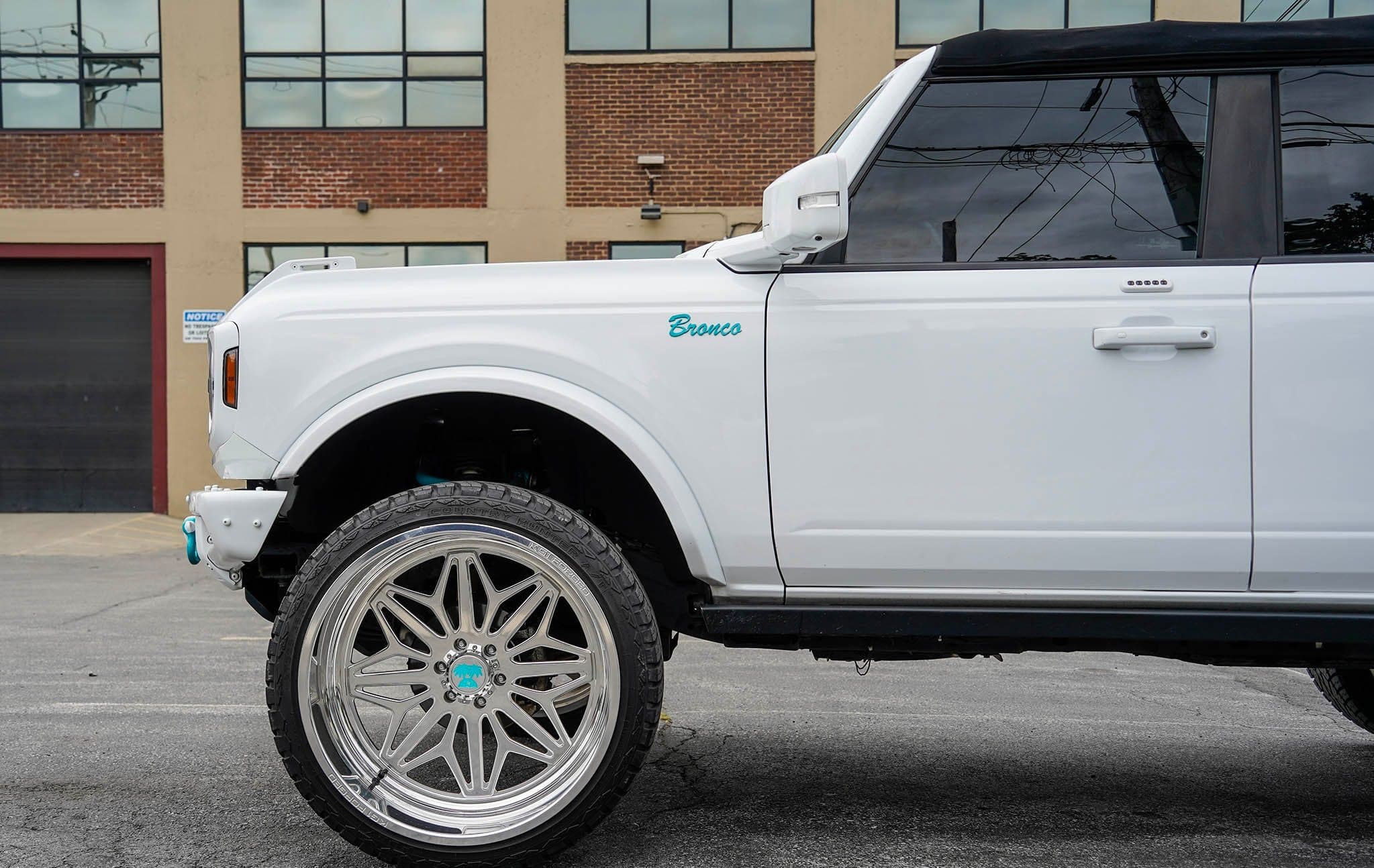 2022 Ford Bronco Badlands — photo 1