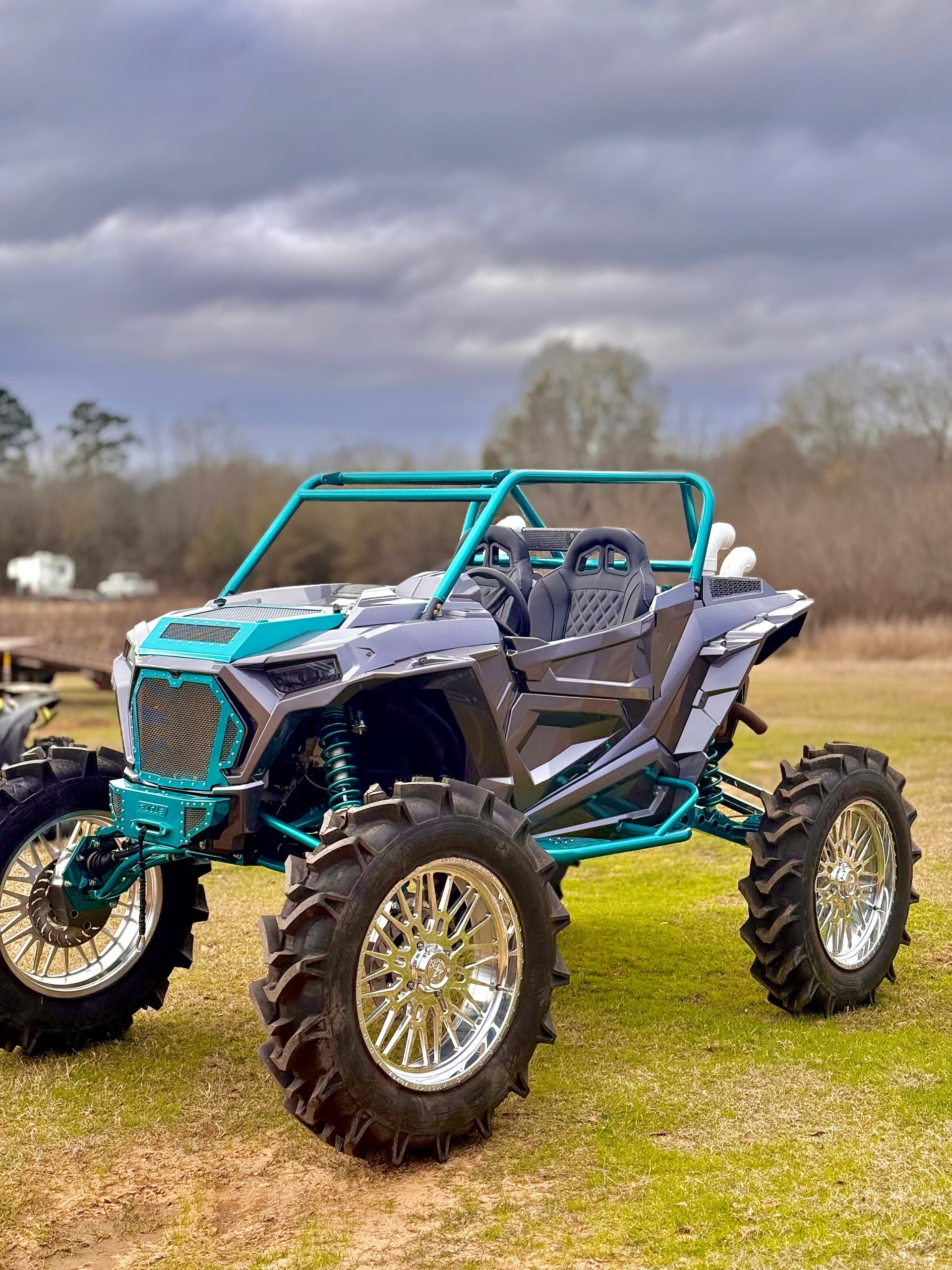 2022 Polaris rzr Xp 1000 highlifter — photo 1