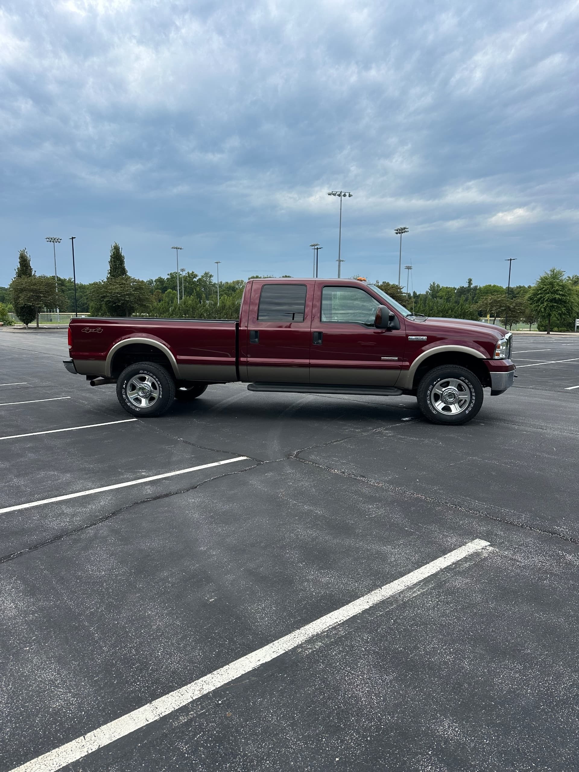 2005 Ford F350 Lariat — photo 1