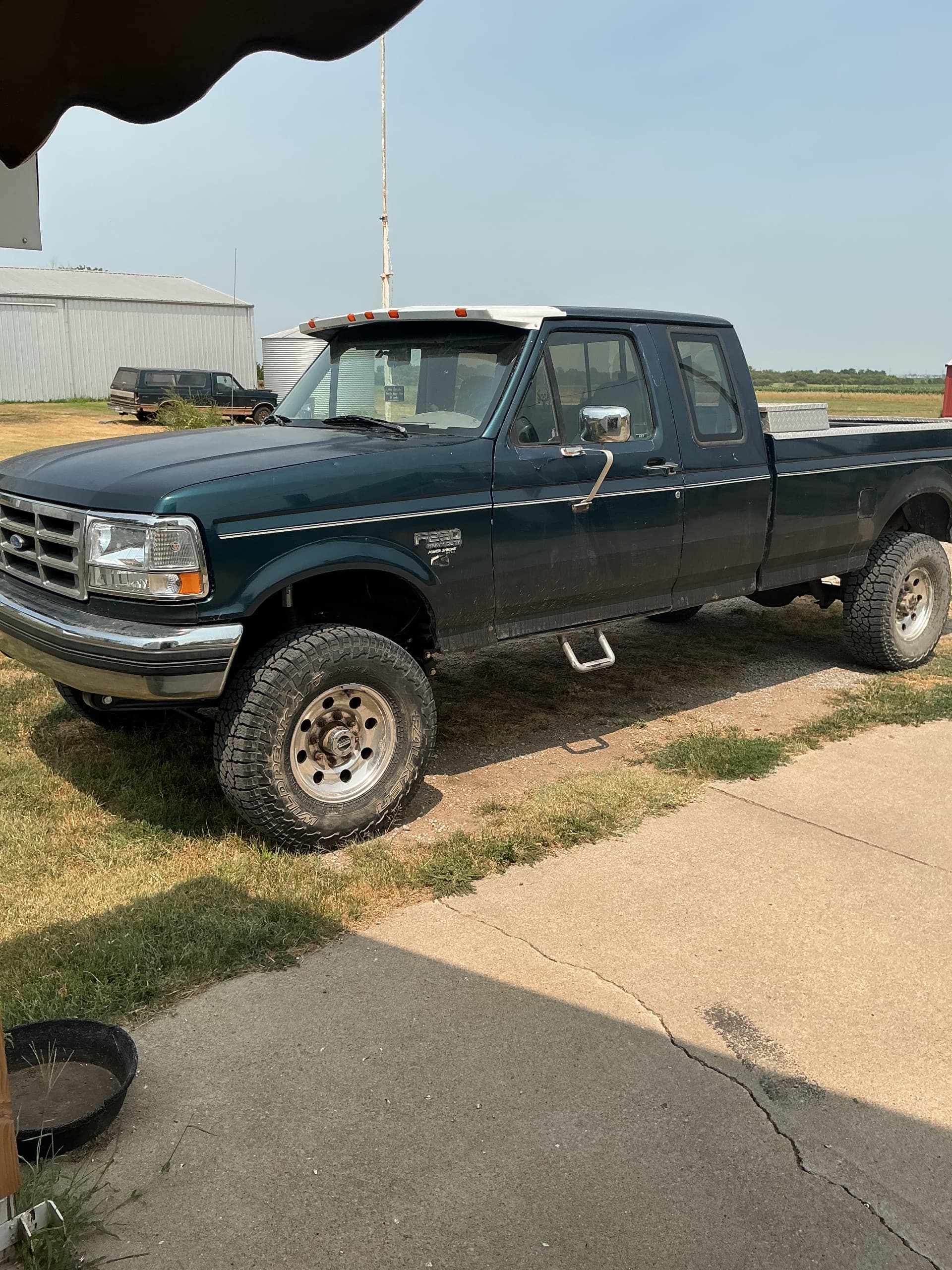 1997 Ford F250 ext cab long bed — photo 1