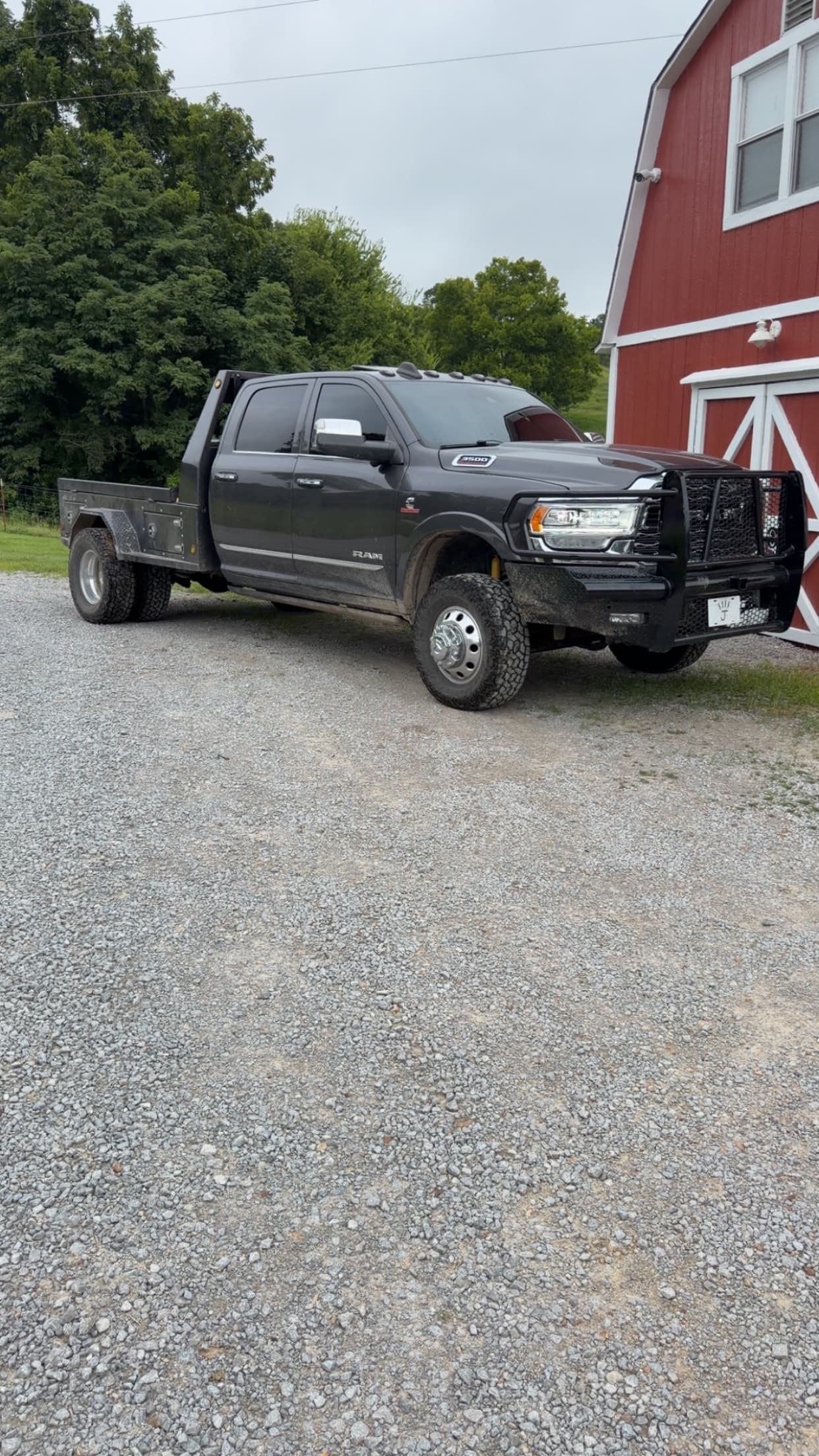 2021 Ram 3500 limited — photo 1