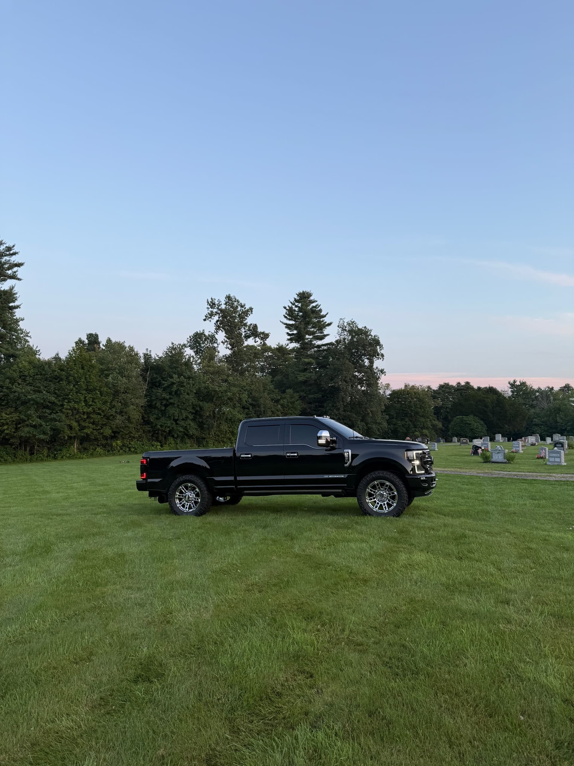 2022 Ford F250 limited — photo 1