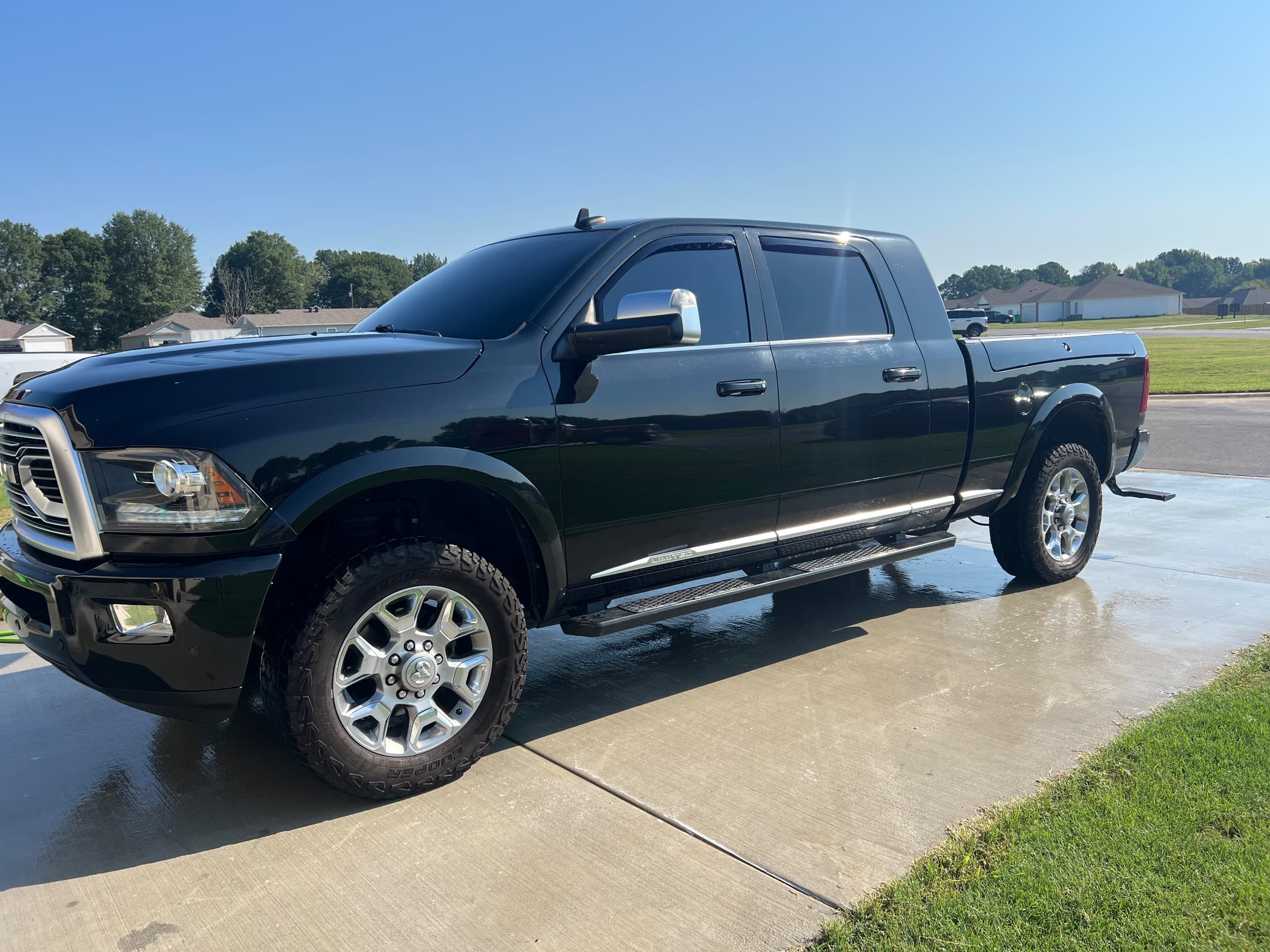 2018 Ram 2500 megacab tungsten — photo 1