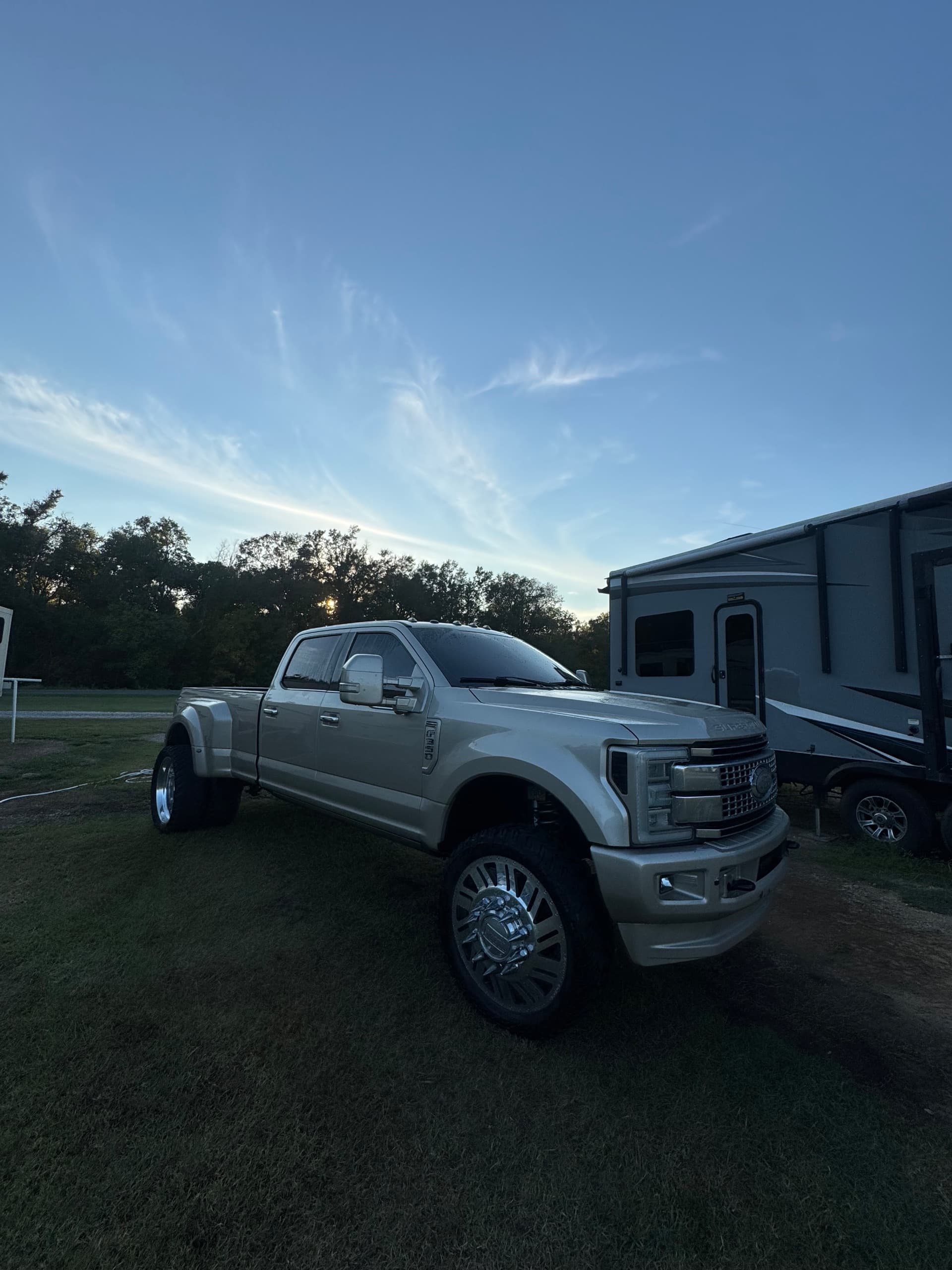 2017 Ford F350 — photo 1