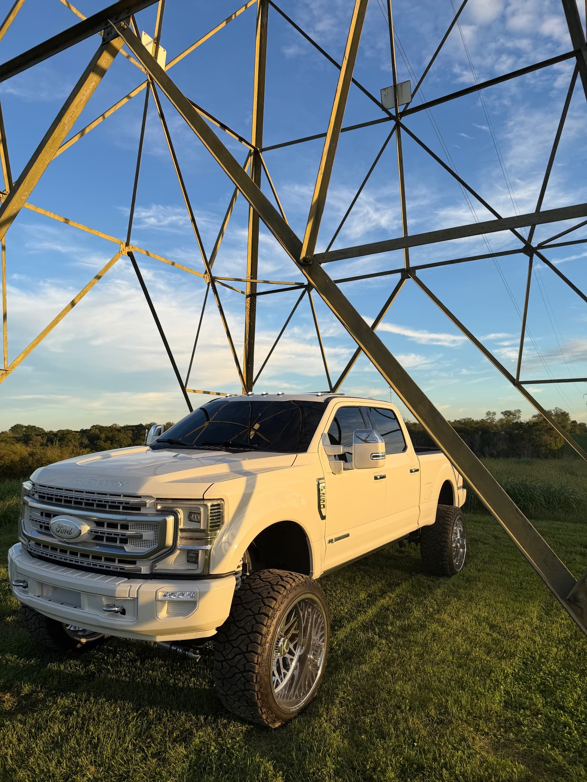 2022 Ford Platinum — photo 1