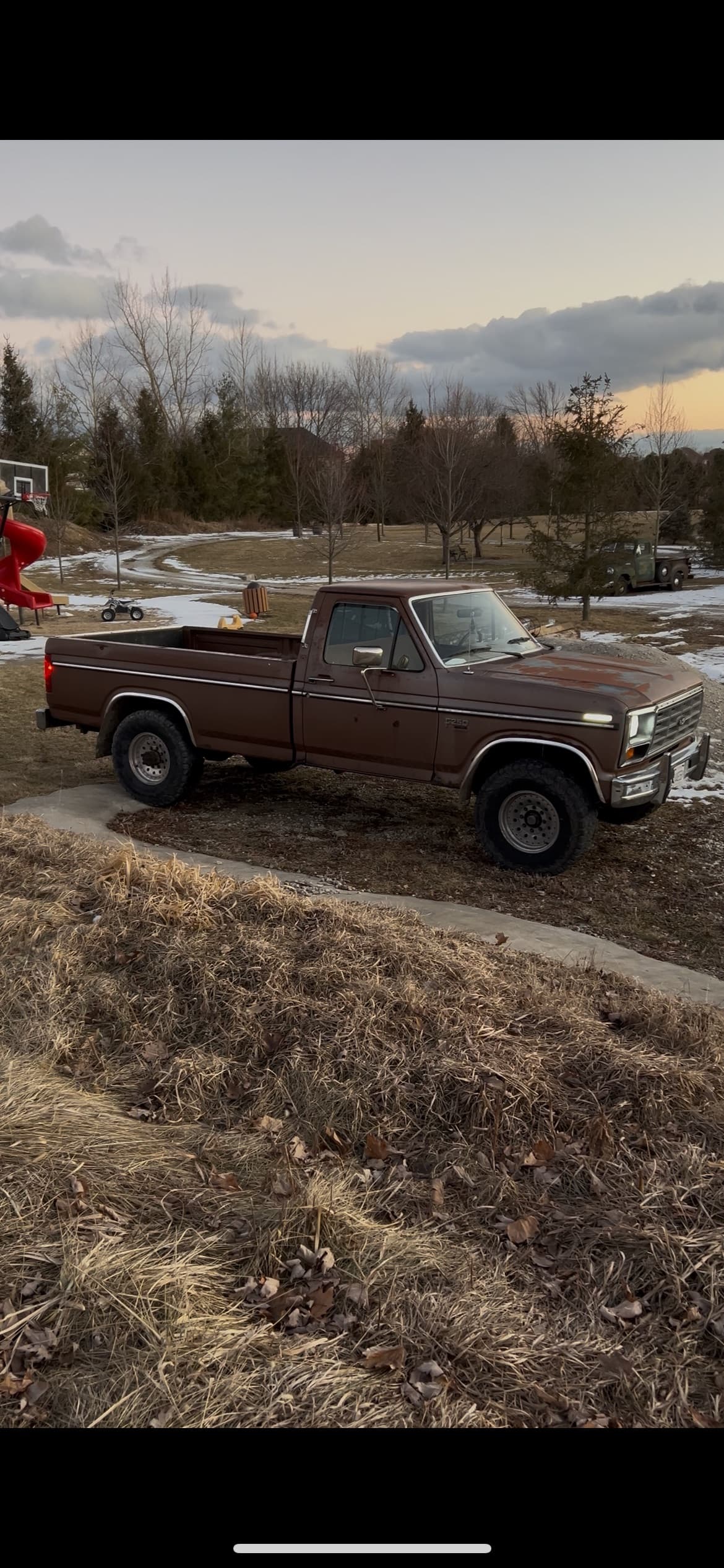 1985 Ford F250 xlt lariat — photo 1