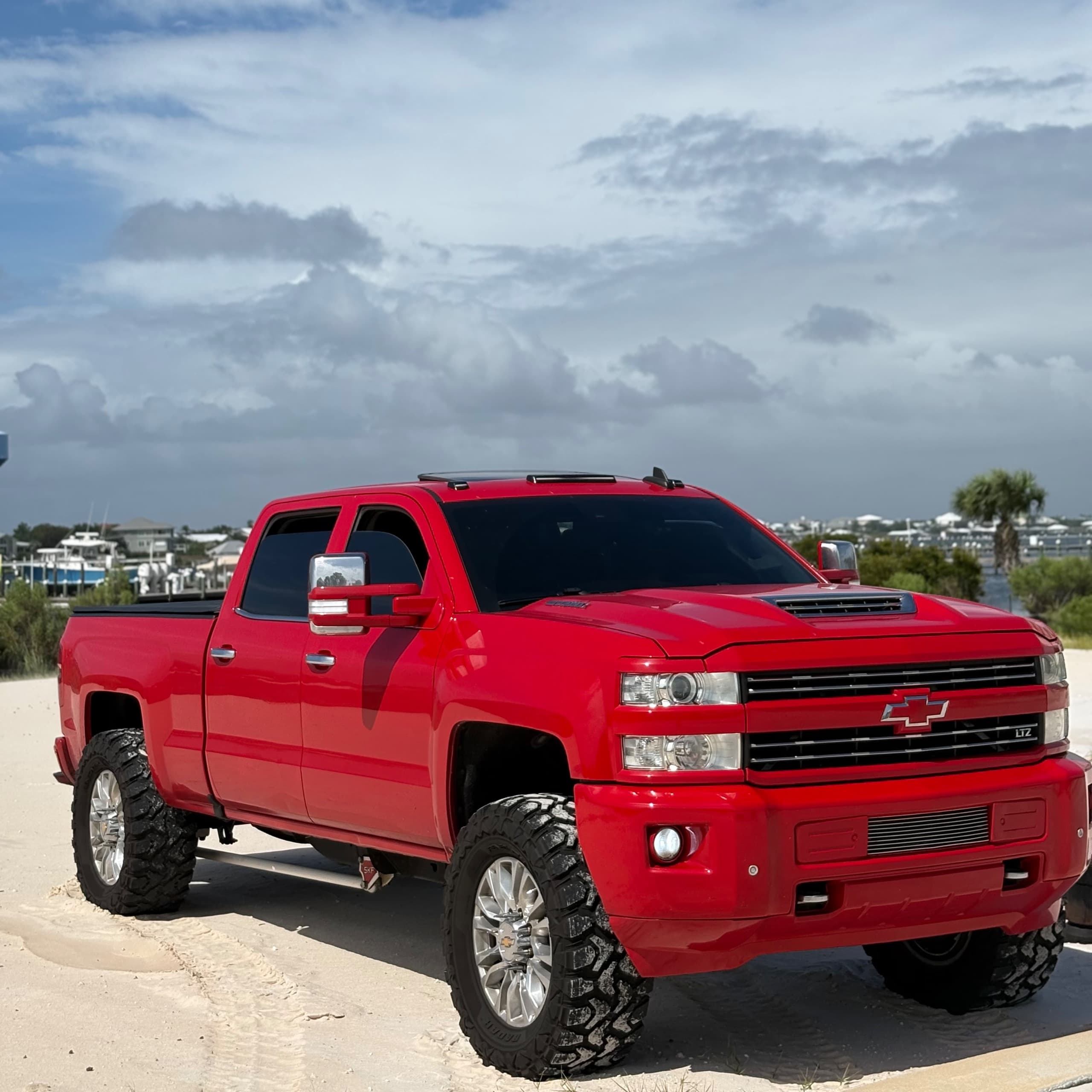 2019 chevy Silverado 2500 liz — photo 1