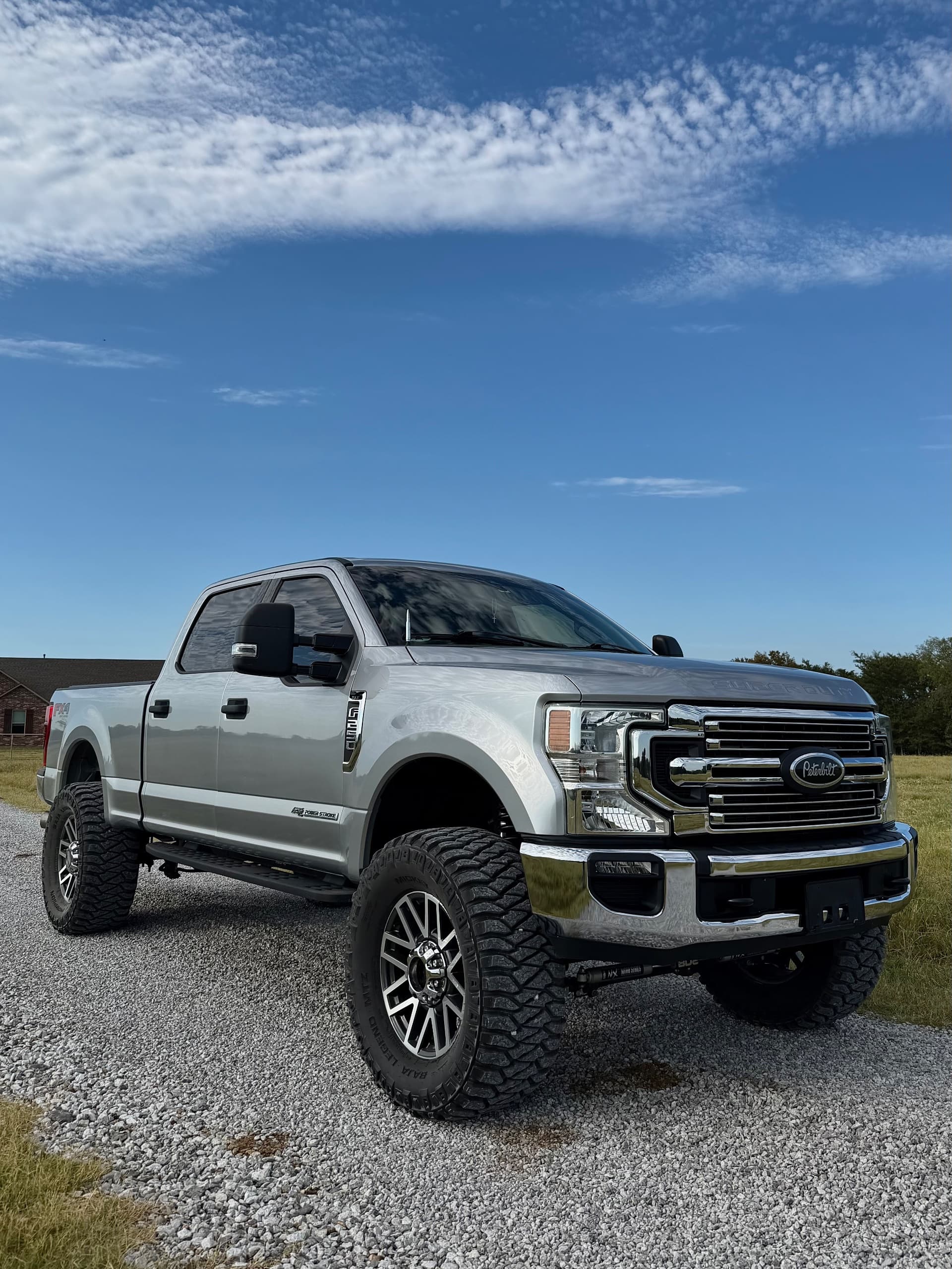 2022 Ford F-250 XLT FX4 — photo 1