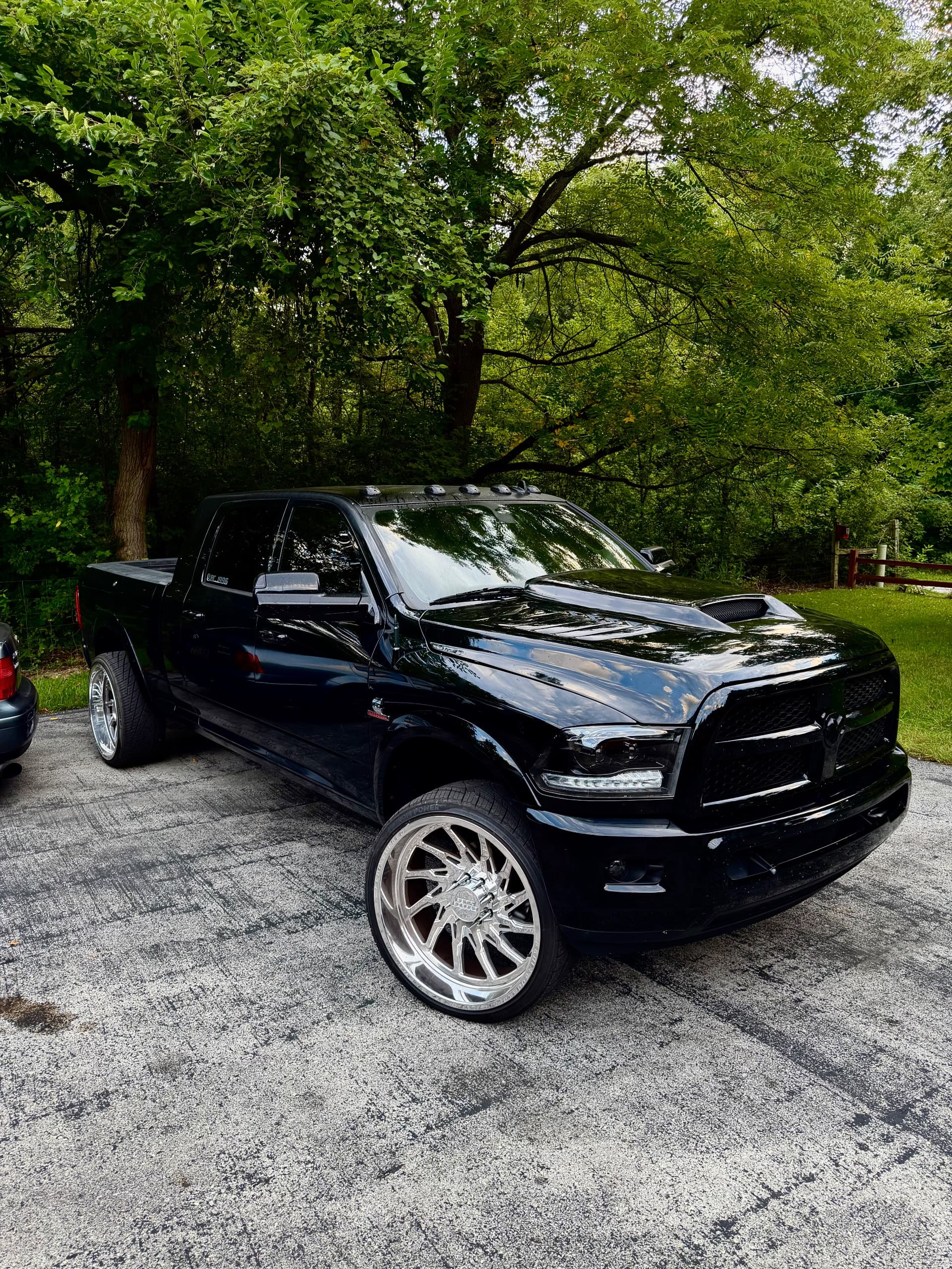2014 Ram 2500 Laramie Megacab — photo 1
