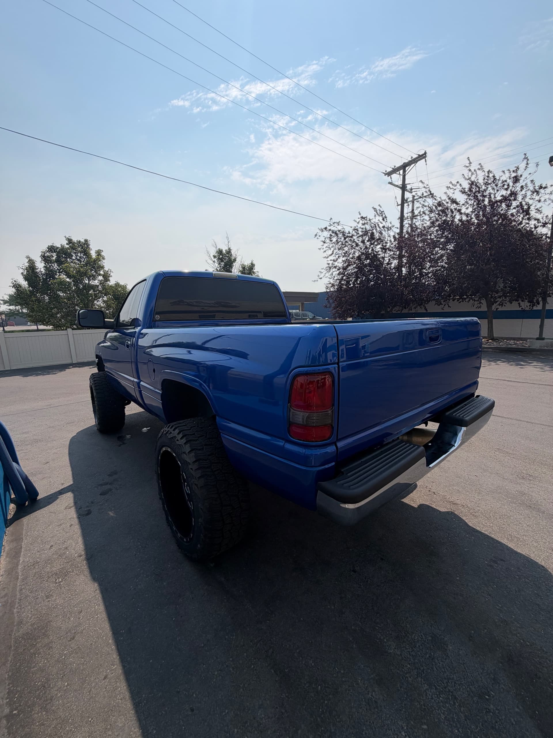 1999 Dodge 2500 — photo 1