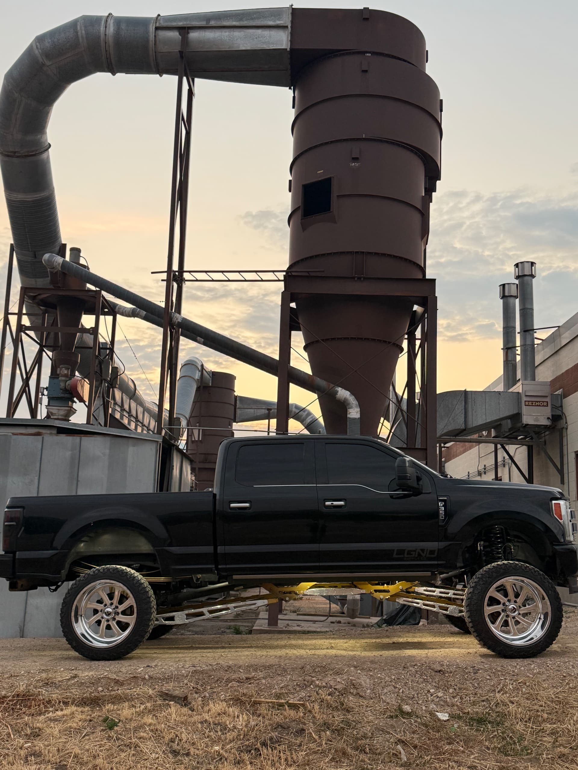 2018 Ford F350 limited — photo 1