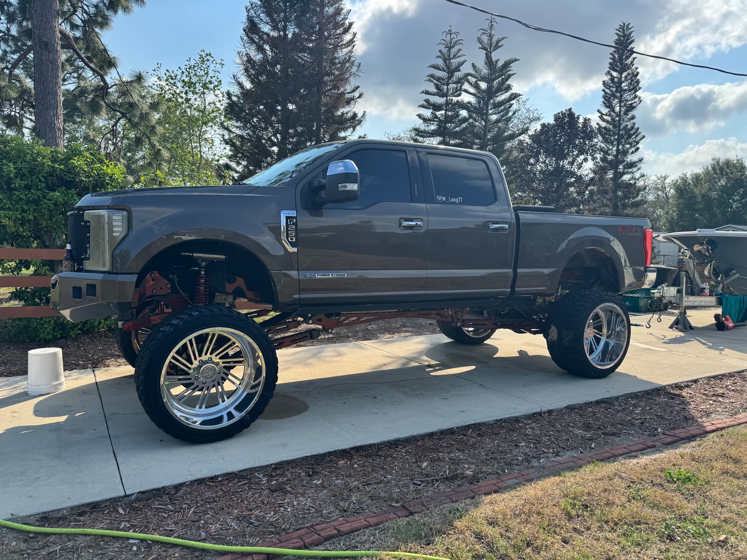 2017 Ford F250 Lariat — photo 1