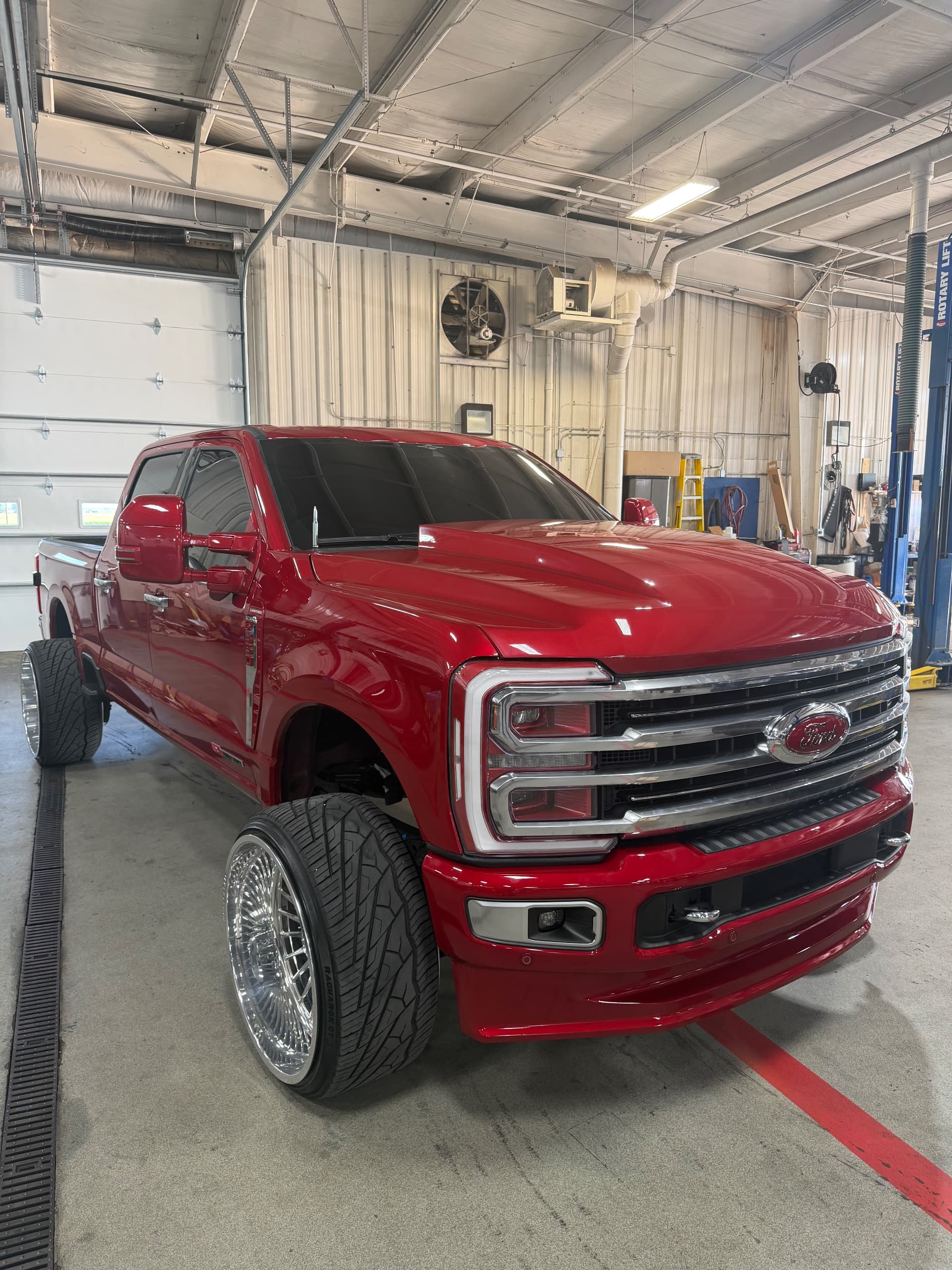 2023 Ford F-350 LIMITED — photo 1