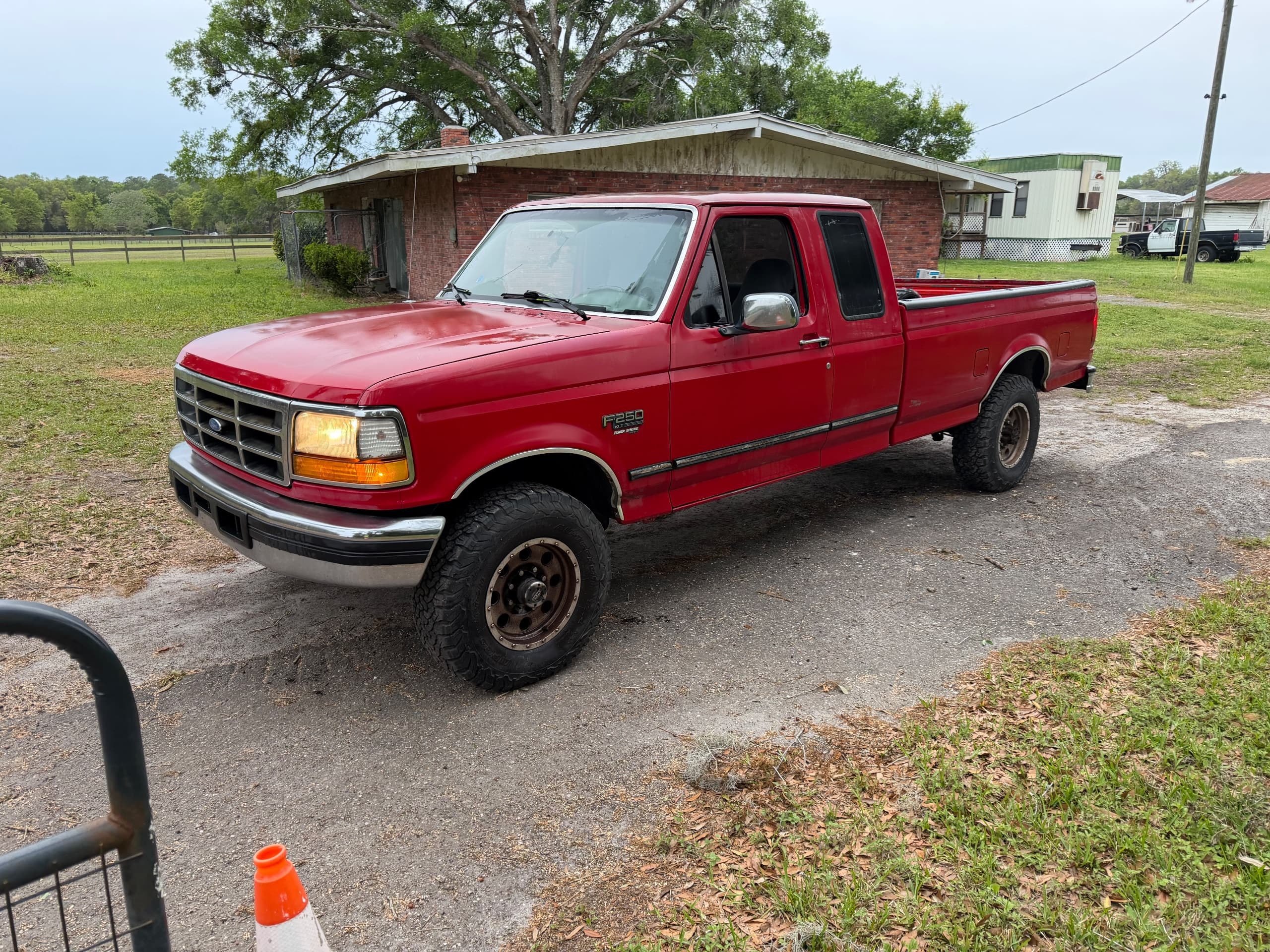1996 Ford F250 — photo 1