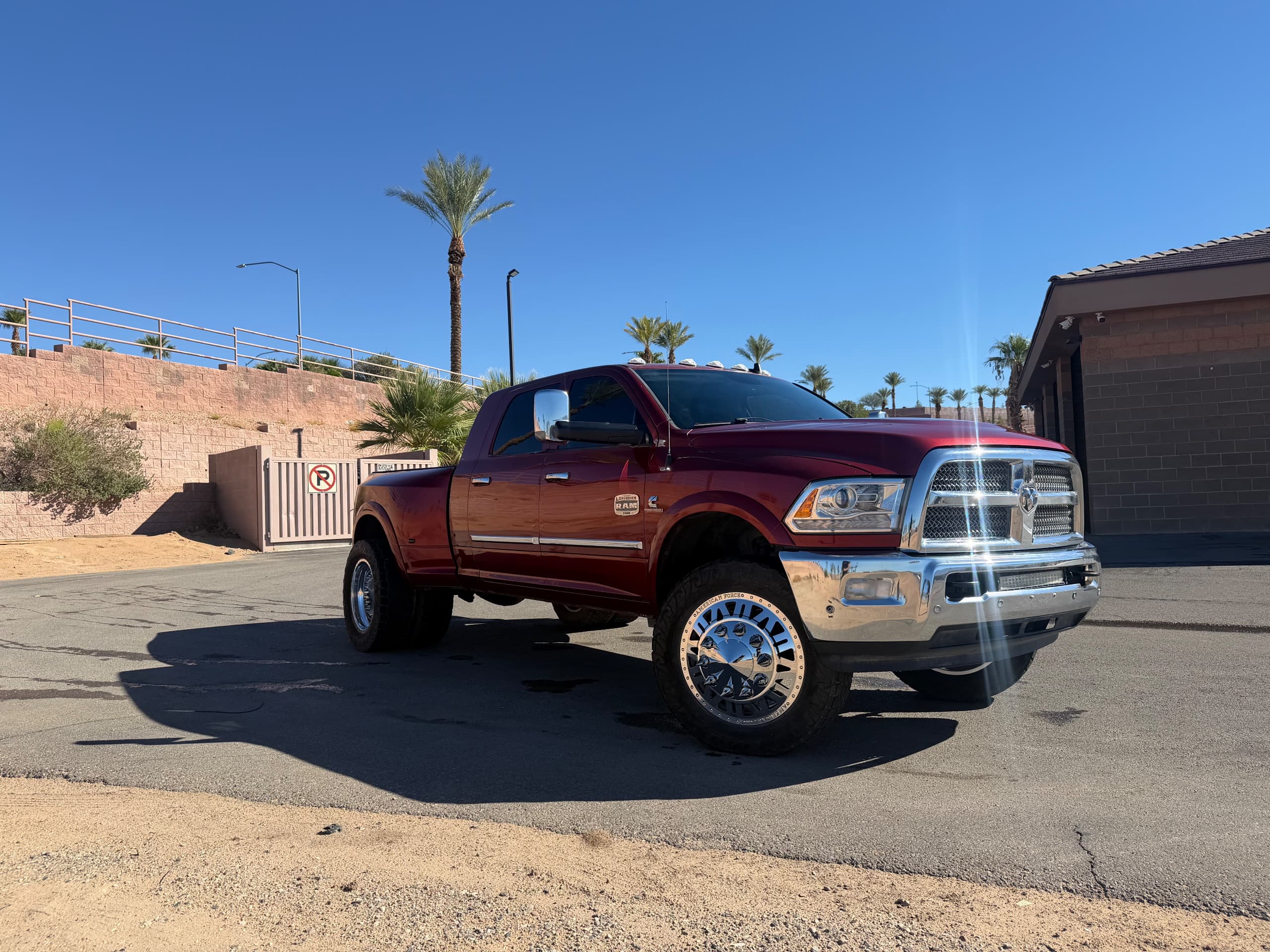 2015 Ram Longhorn mega cab 3500 — photo 1